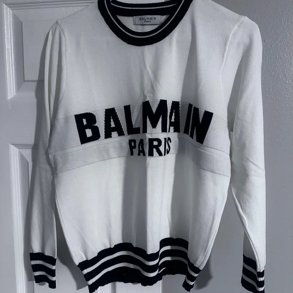 Sweaters - Picture 3 of 11